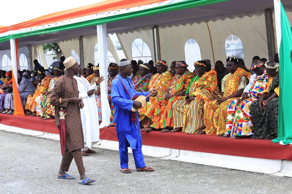 arrivee-a-abidjan-du-president-nigerien-mohamed-bazoum_yth1auqjanj