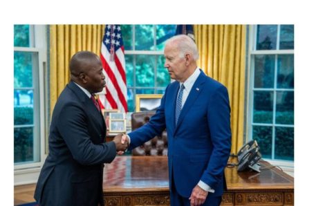 Côte d’Ivoire – États-Unis : l’Ambassadeur Ibrahima Touré, officiellement reçu par le Président Biden à la Maison Blanche.