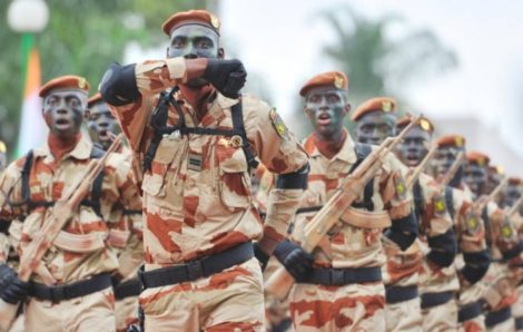 Militaires ivoiriens « injustement arrêtés » au Mali : La Côte d’Ivoire demande aux autorités maliennes de les « libérer, sans délai ».