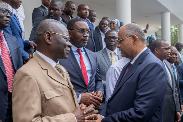 Côte d’Ivoire : Patrick Achi signe une nouvelle trêve sociale avec les syndicats.