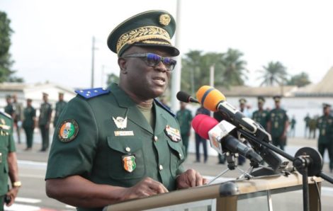 Général Lassina Doumbia à propos des 49 soldats : « Le problème sera résolu, le Chef suprême des armées y veille ».