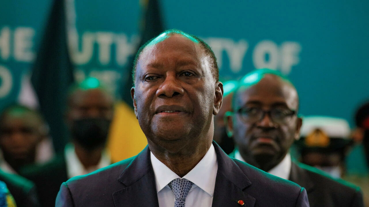 2022-07-03T143643Z_1539994630_RC2B4V9HLUG2_RTRMADP_3_WESTAFRICA-POLITICS