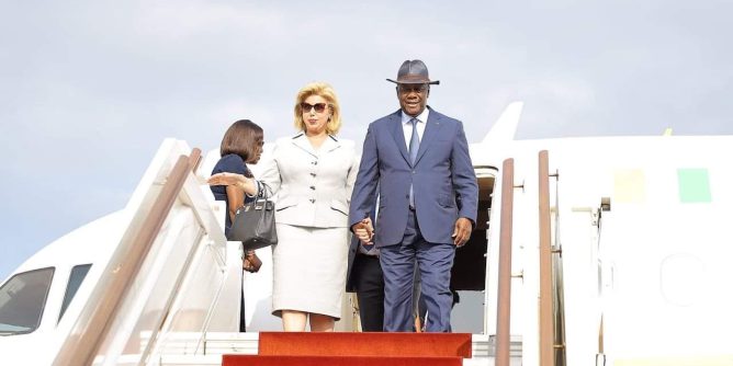 Ouattara est de retour en Côte-d’Ivoire après un séjour en France avec son épouse.