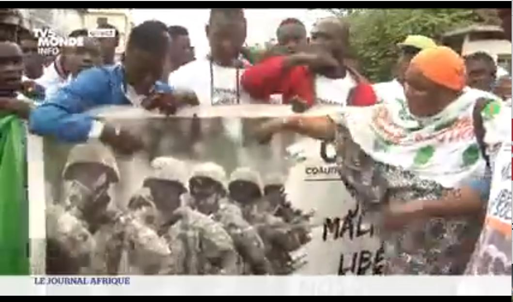 Jeunesse_Ivoirienne_Prepare_Actions_liberation_nos_Soldats_Mali_6