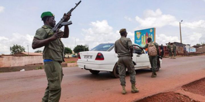 Côte d’Ivoire-Mali : Abidjan poursuit les négociations pour obtenir la libération de ses soldats détenus à Bamako.