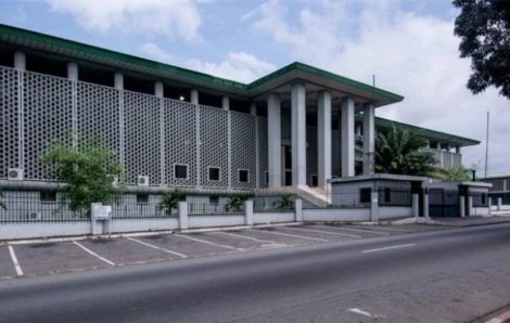 Côte d’Ivoire : un avocat radié et deux autres interdits d’exercer la profession.