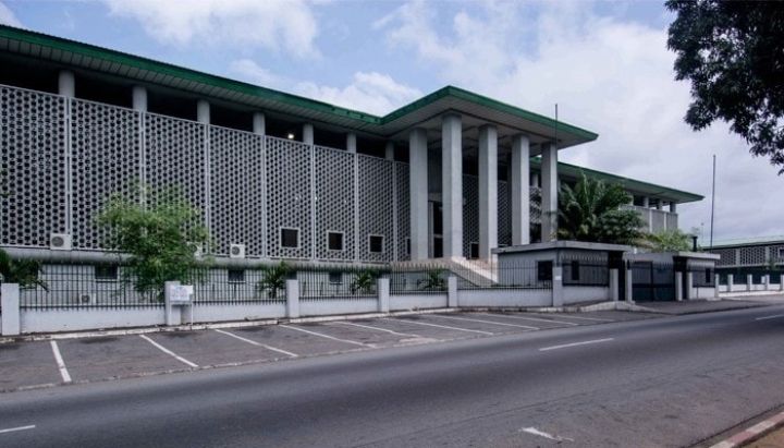 Côte d’Ivoire : un avocat radié et deux autres interdits d’exercer la profession.