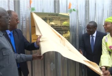 Infrastructures sanitaires : le Premier Ministre Patrick Achi pose les premières pierres du CHR de Ouangolodougou et de l’Hôpital Général de Kong.