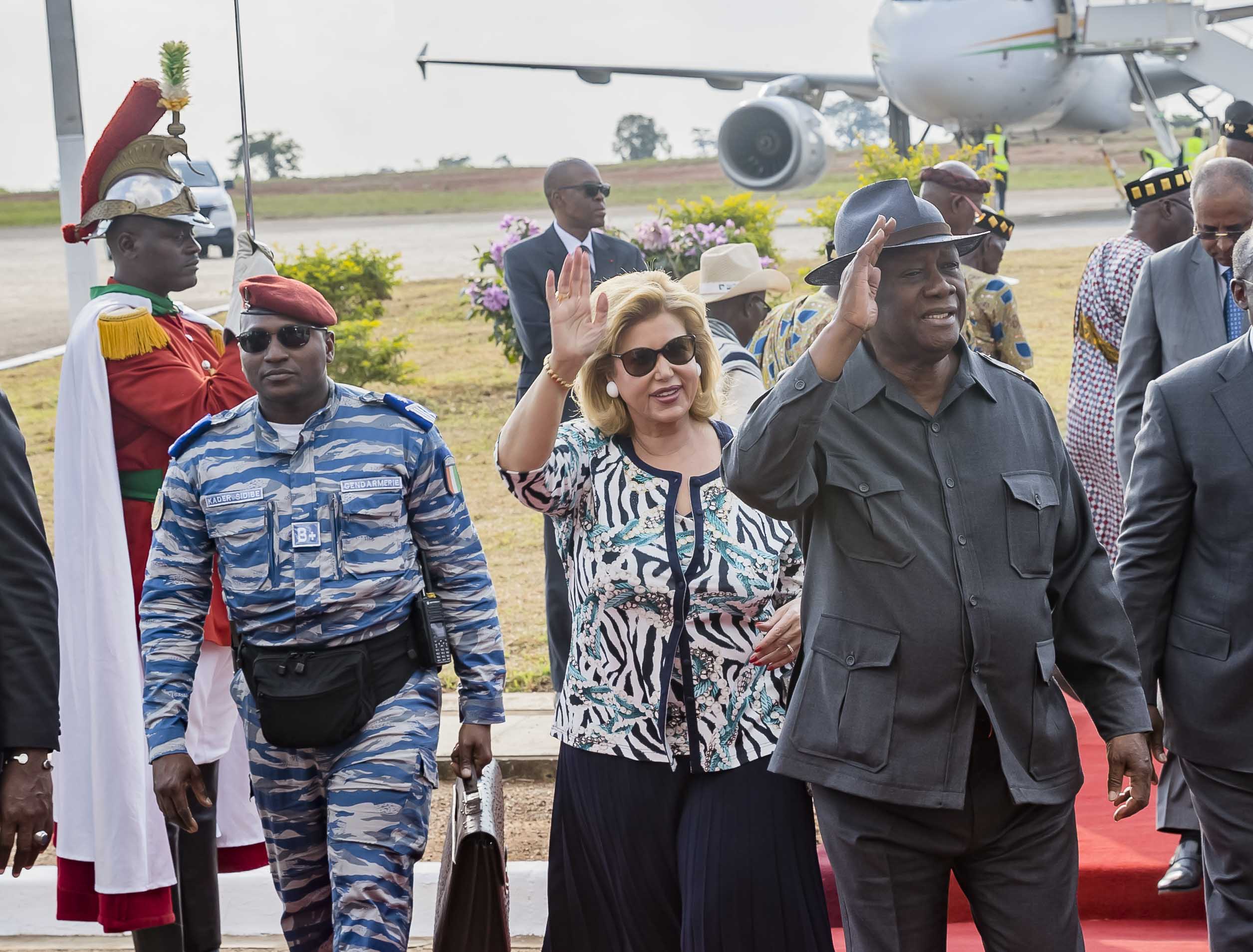 arrivee-a-yamoussoukro-du-president-de-la-republique-sem-alassane-ouattara_h8f04bpevja