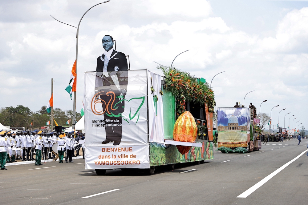 fete-nationale-ceremonie-officielle-de-celebration-des-62-ans-d-independanc_2rrqz8o8aze