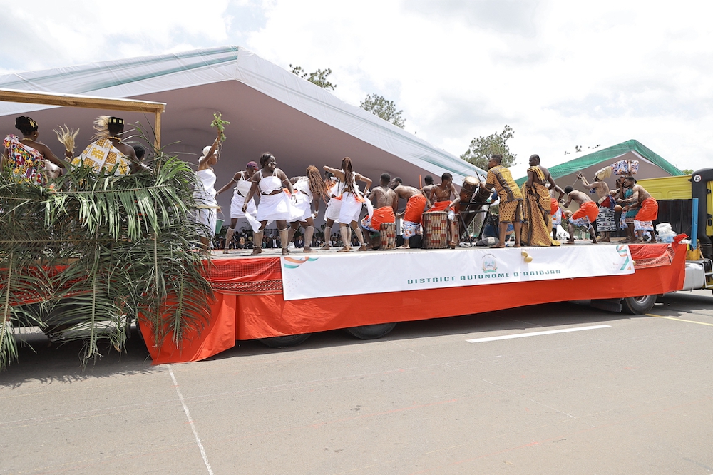 fete-nationale-ceremonie-officielle-de-celebration-des-62-ans-d-independanc_rxxbcj83m7a