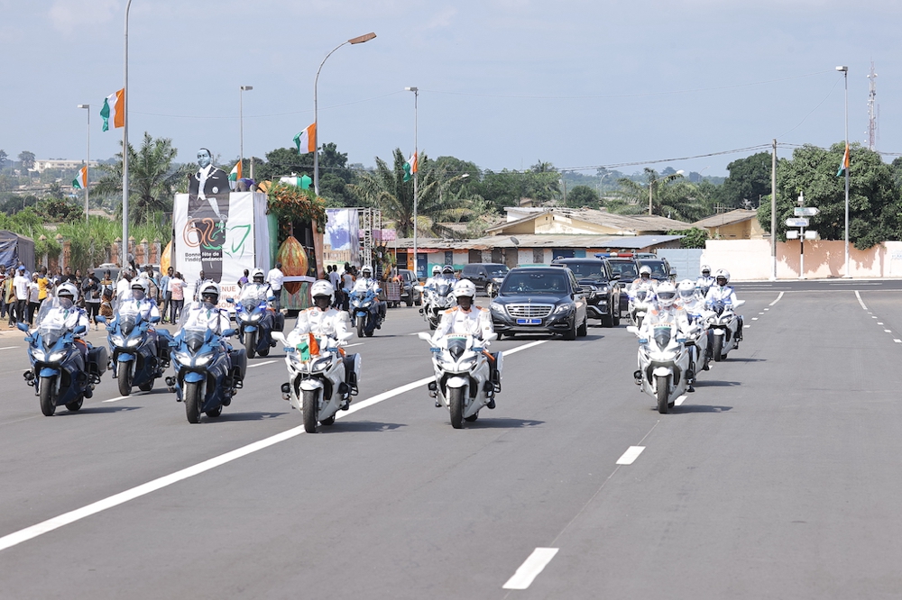 fete-nationale-ceremonie-officielle-de-celebration-des-62-ans-d-independanc_y3yc8477nqf