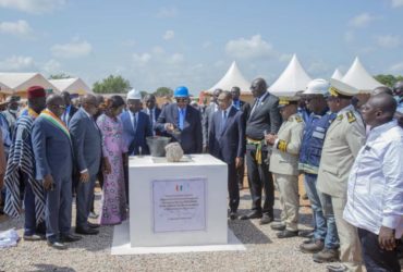 Infrastructures sanitaires : le Premier Ministre Patrick Achi pose les premières pierres du CHR de Ouangolodougou et de l’Hôpital Général de Kong.