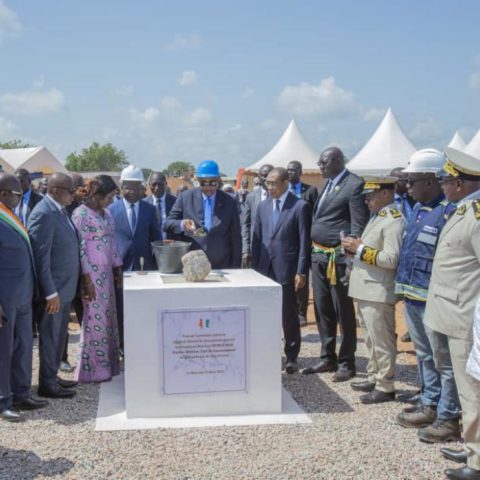 Infrastructures sanitaires : le Premier Ministre Patrick Achi pose les premières pierres du CHR de Ouangolodougou et de l’Hôpital Général de Kong.