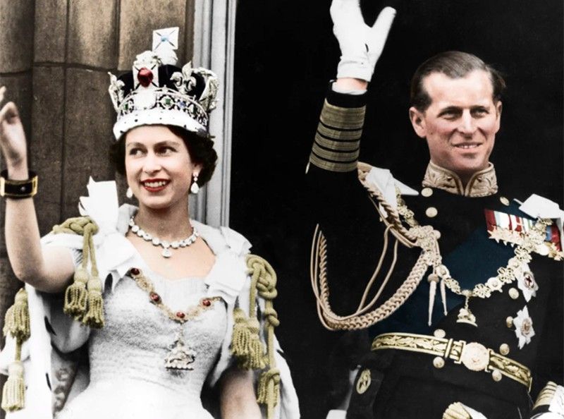 La-royaute-a-la-loupe-Le-couronnement-de-la-reine-Elizabeth-II