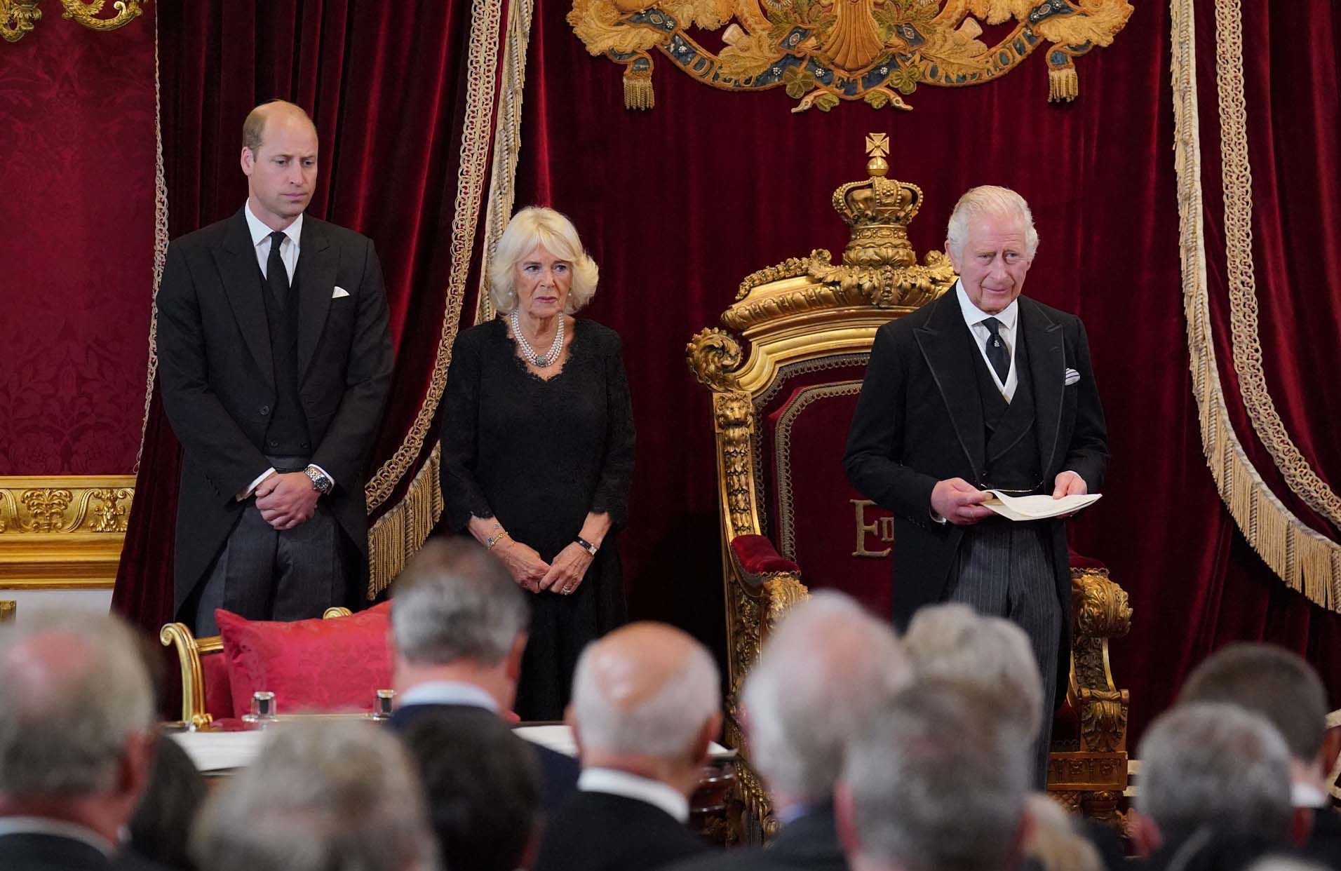 Revivez-la-proclamation-du-roi-Charles-III-avec-Camilla-et-William
