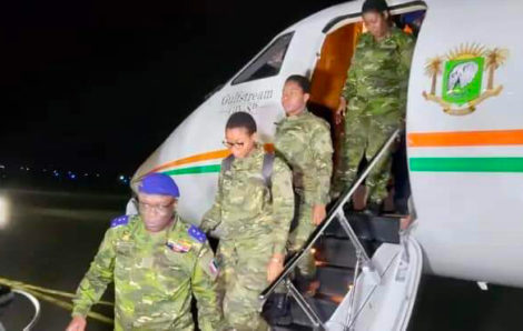 Côte d’Ivoire-AIP/Scène de joie au GATL à Abidjan, à l’arrivée des trois soldates ivoiriennes libérées au Mali.