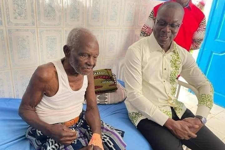 Côte d’Ivoire – Vieux Ménékré (de son vrai nom Kady Célestin) reçoit le soutien du gouvernement.