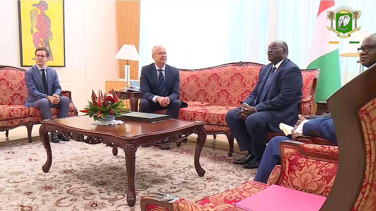 Le Vice-Président de la République a eu un entretien avec l’Ambassadeur d’Allemagne en Côte d’Ivoire.