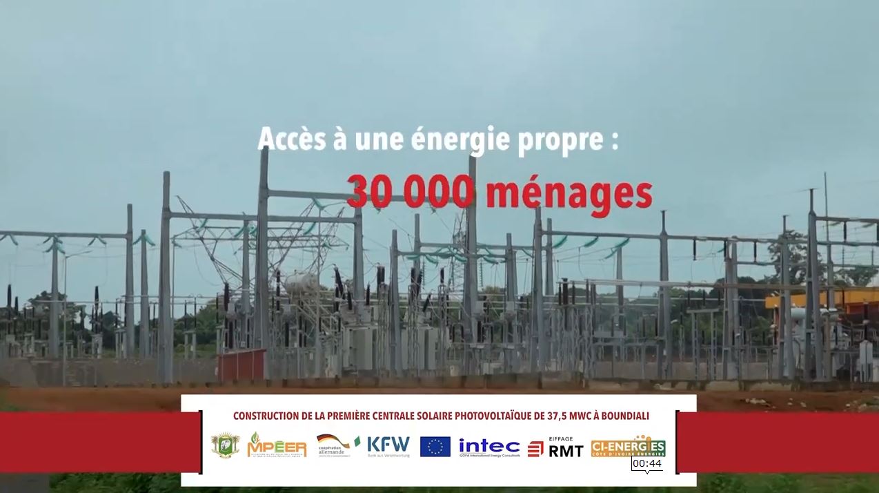 Saft facilite l’intégration de la 1ère centrale solaire de Côte d’Ivoire au réseau d’électricité, grâce au stockage d’énergie.