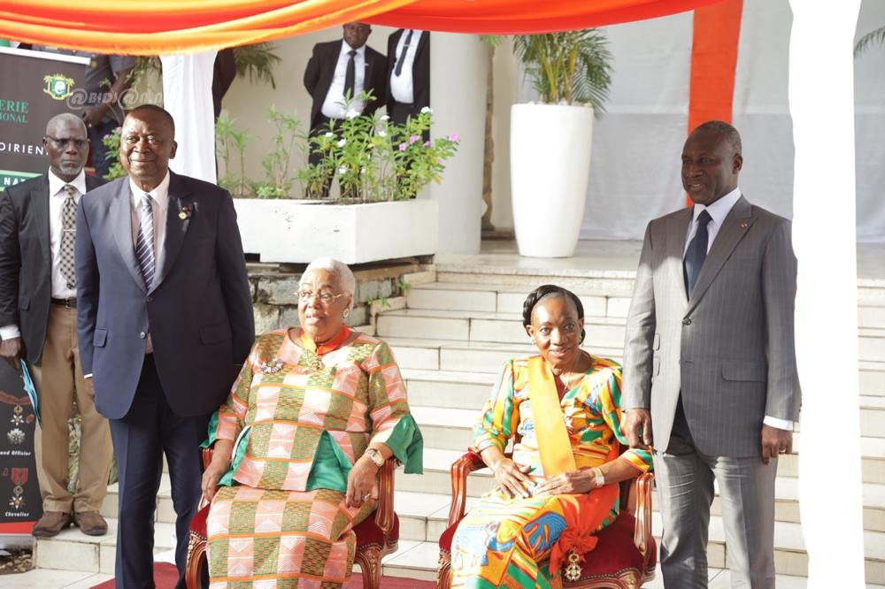 ceremonie-de-decoration-de-lex-premiere-dame-therese-houphouet-boigny_fa7wz3jnozs