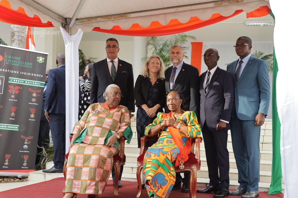 ceremonie-de-decoration-de-lex-premiere-dame-therese-houphouet-boigny_ut4lj1eh7p