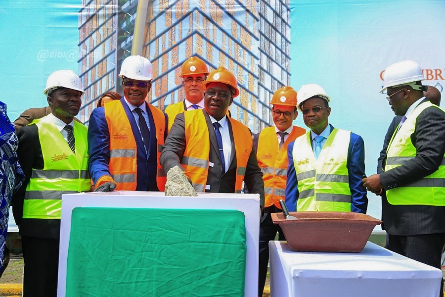 ceremonie-de-pose-de-la-premiere-pierre-du-projet-immeuble-le-paysan_0e08ucampuy