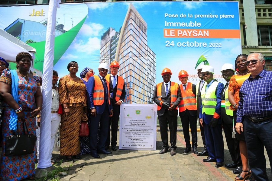 ceremonie-de-pose-de-la-premiere-pierre-du-projet-immeuble-le-paysan_4ybkbjlvbig