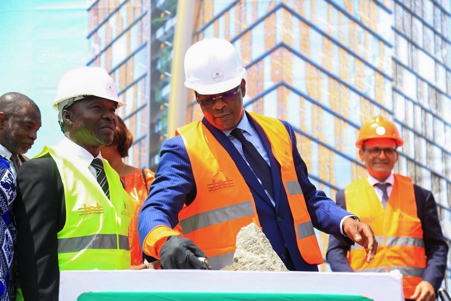 ceremonie-de-pose-de-la-premiere-pierre-du-projet-immeuble-le-paysan_6wr7fcrk2d