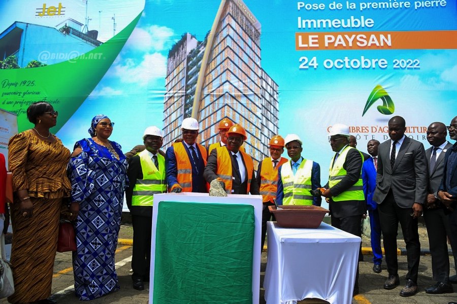 ceremonie-de-pose-de-la-premiere-pierre-du-projet-immeuble-le-paysan_cgyucvuzzzp