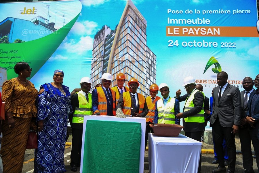 ceremonie-de-pose-de-la-premiere-pierre-du-projet-immeuble-le-paysan_wrhc0rci43