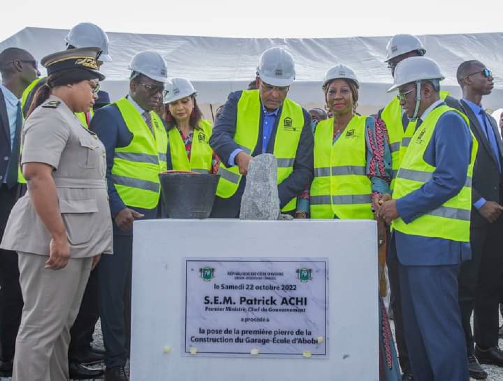 Ecole de la 2ème Chance : le Premier Ministre Patrick Achi pose la première pierre du Garage-Ecole d’Abobo.