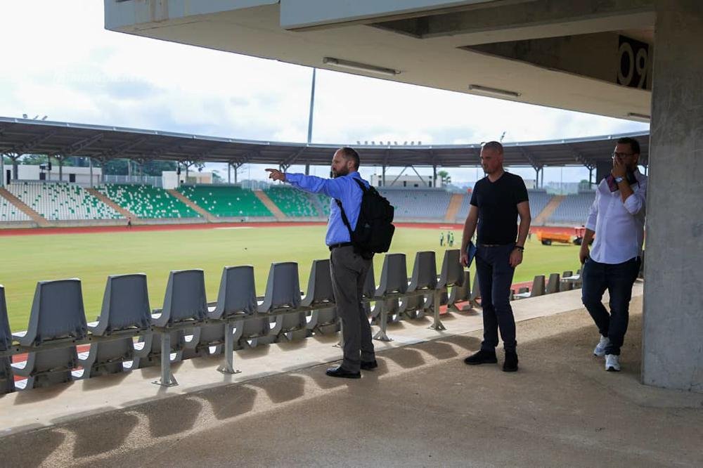 preparation-de-la-can-2023-le-stade-de-yamoussoukro-visite-par-lequipe-tech_7uouc93qleg