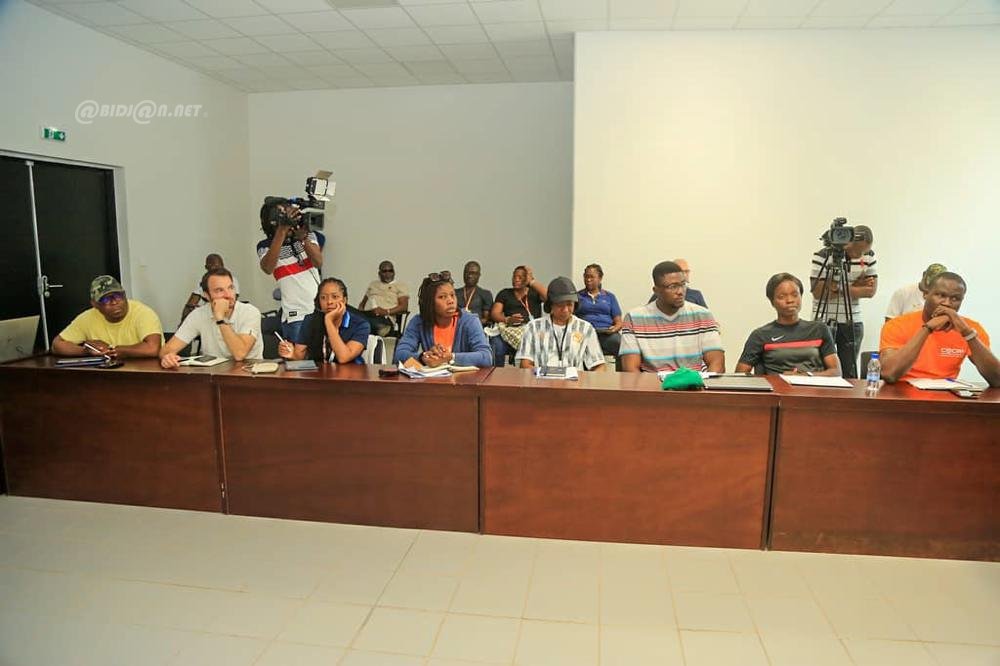 preparation-de-la-can-2023-le-stade-de-yamoussoukro-visite-par-lequipe-tech_fjkx187hv1k