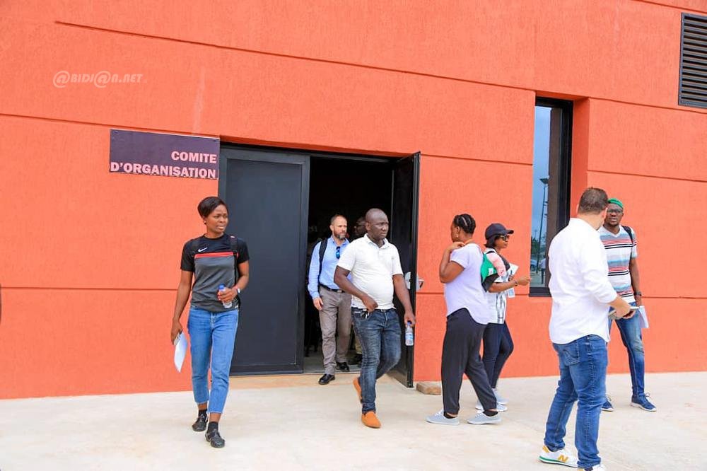 preparation-de-la-can-2023-le-stade-de-yamoussoukro-visite-par-lequipe-tech_l2jwdfbv2p