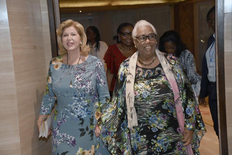 visite-a-mme-therese-houphouet-boigny-madame-dominique-ouattara-chez-madame_r2bisnjojf