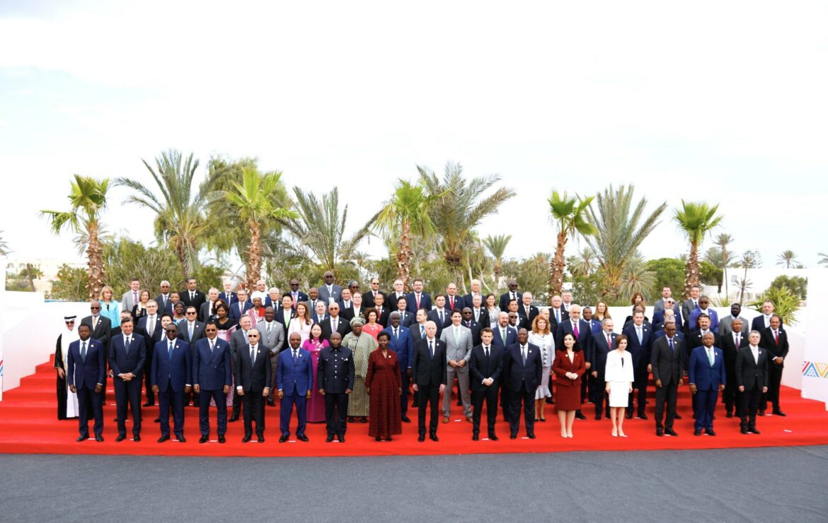 Le Chef de l’Etat a pris part au 18ème Sommet de la Francophonie à Djerba (Tunisie).