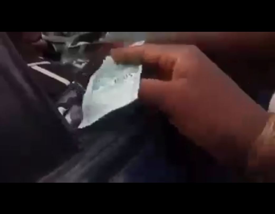 Raquette_policier_4eme_Arrdt_Abidjan_1120224_5