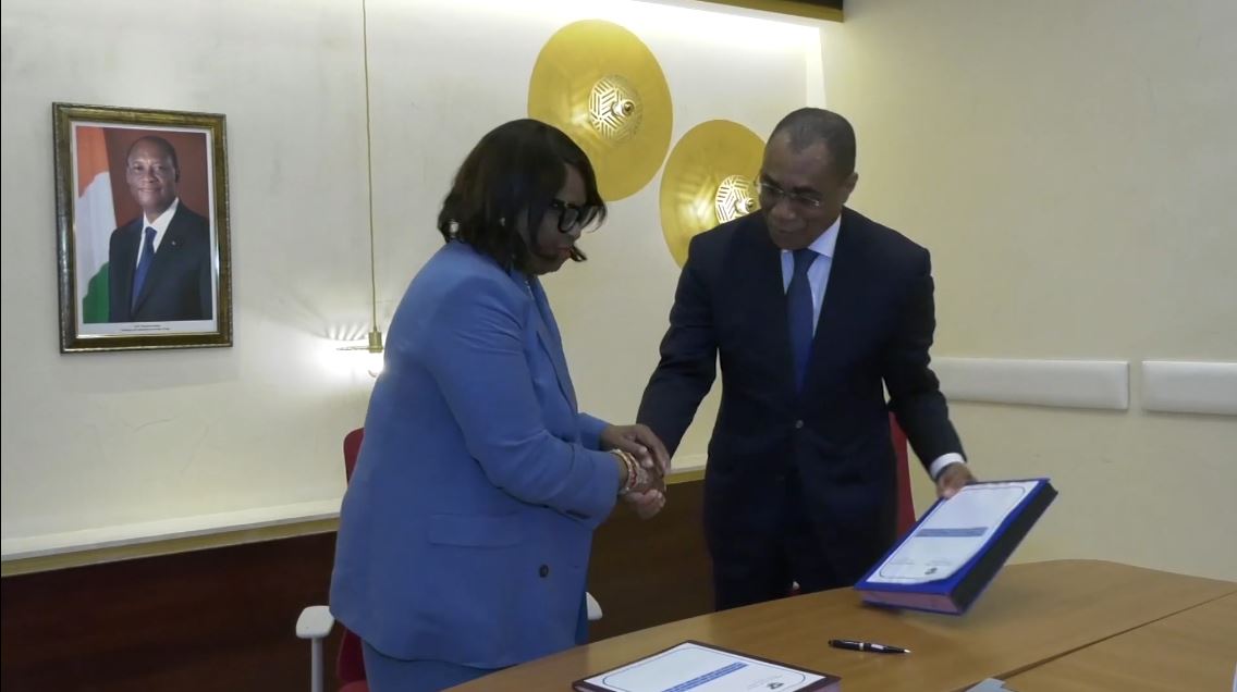 Signature memorendum_USA_CIV_2022_echanges_Commerciaux_Primature_4