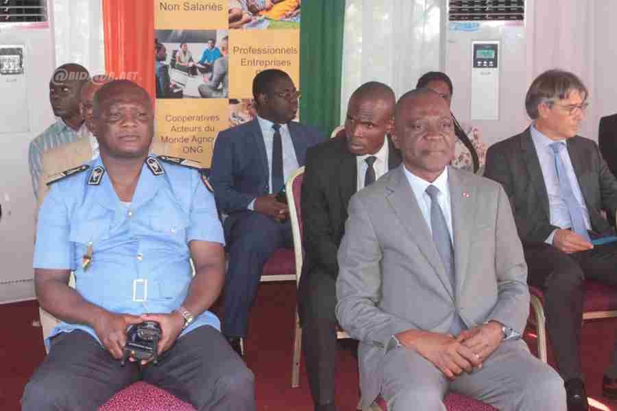 ceremonie-de-remise-de-50-vehicules-neufs-a-la-societe-taxi-abidjana