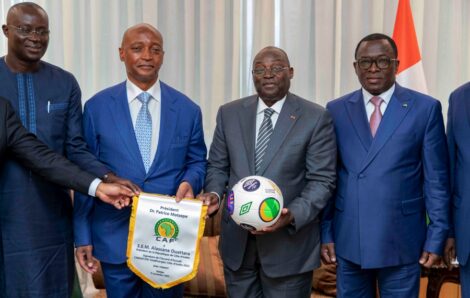 Le Vice-Président de la République a eu un entretien avec le Président de la Confédération Africaine de Football (CAF) M. Patrice MOTSEPE.