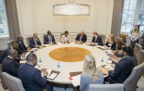 Aide au développement en Côte d’Ivoire : Patrick Achi présente les secteurs clés à l’administration américaine.