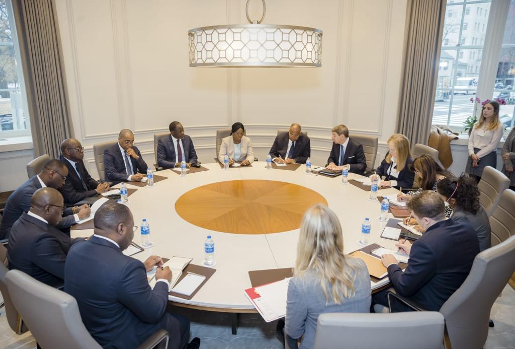 Aide au développement en Côte d’Ivoire : Patrick Achi présente les secteurs clés à l’administration américaine.