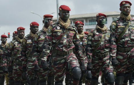 Une délégation ivoirienne à Bamako pour discuter des 46 militaires détenus.