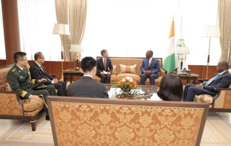Le Chef de l’Etat a échangé avec l’Ambassadeur de Chine en Côte d’Ivoire (07/12/2022).