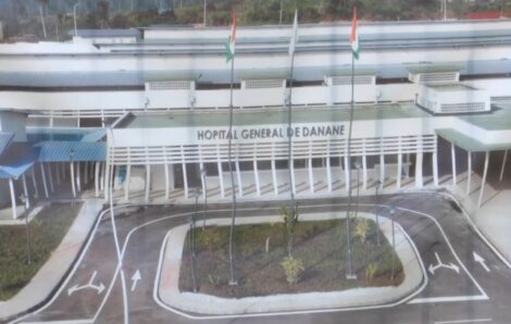 Infrastructure sanitaire : le Premier Ministre Patrick Achi remet officiellement les clés de l’hôpital général de Danané d’un coût de 24,9 milliards de FCFA.