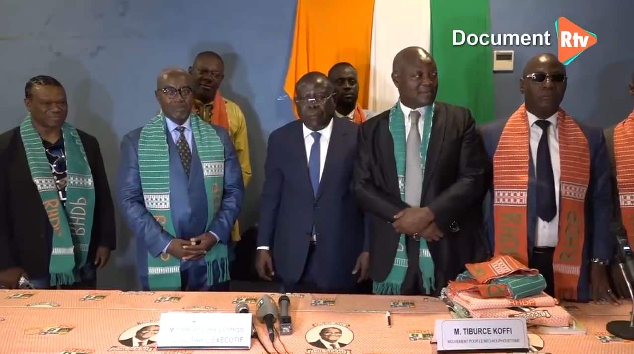 Tiburce Koffi et membres dudit mouvement ont annoncé leur adhésion au RDHP_21122022_8