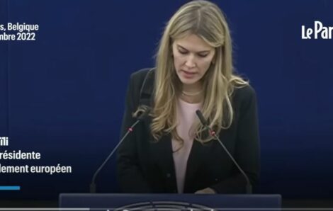 Corruption présumée au Parlement européen : 4 personnes inculpées et écrouées, dont la vice-présidente Eva Kaili.