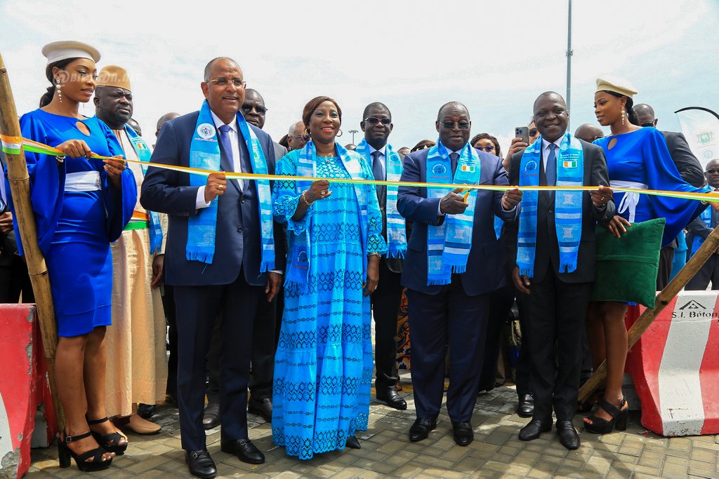 ceremonie-d-inauguration-du-2e-terminal-a-conteneurs-du-port-dabidjan_hv8shy6vfah