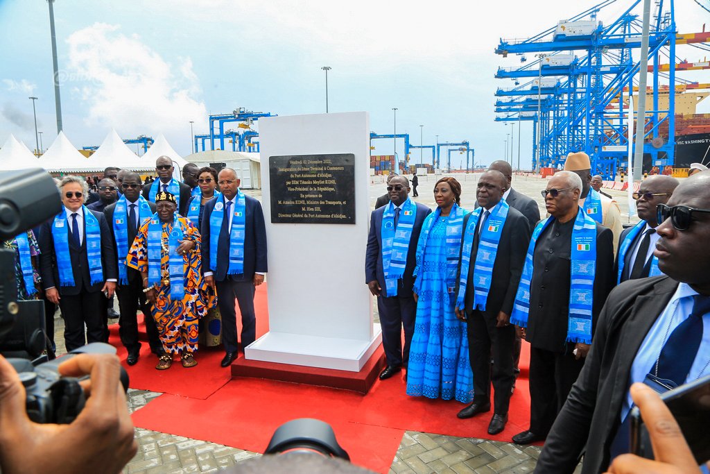 ceremonie-d-inauguration-du-2e-terminal-a-conteneurs-du-port-dabidjan_kkl3o11t1jp